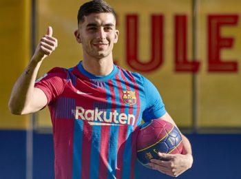 Barcelona unveils Torres, claims Guardiola is the best in the world