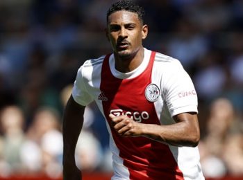 Dortmund officially signs Sebastien Haller from Ajax